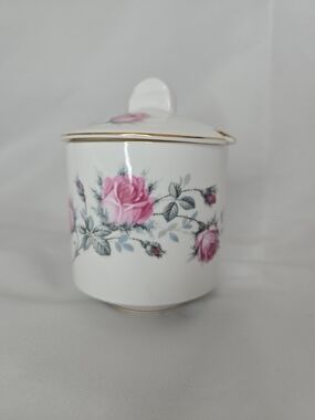 Royal Grafton Fine Bone China MADE IN ENGLAND Preserve Pot Sugar Bowl Lid ROSES